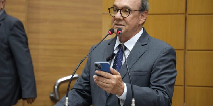 Deputado parabeniza bombeiros sergipanos em atuação no Rio Grande do Sul