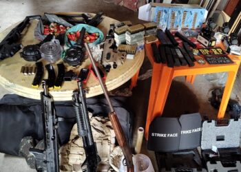 Ação da Polícia Militar resulta na apreensão de arsenal no Bairro 18 do Forte