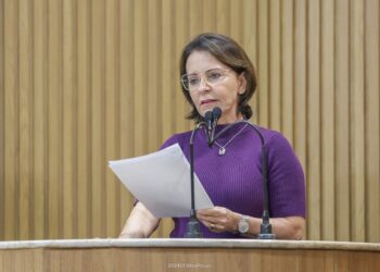 Emília Corrêa: Praia Formosa é retrato do abandono que está