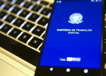 Brasil registra mais de 244 mil empregos formais em março