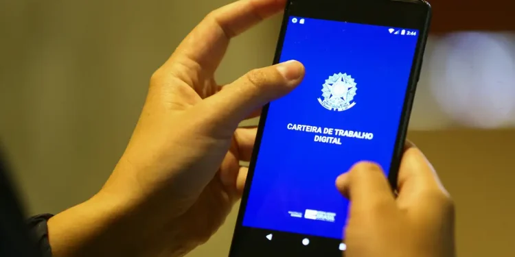 Taxa de desemprego fica em 7,5%, a menor para o trimestre desde 2014