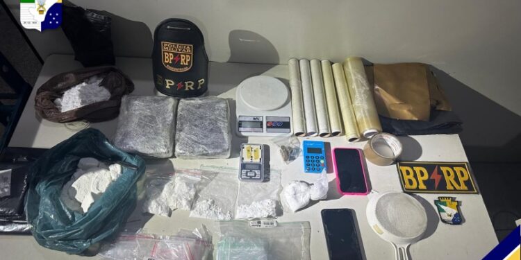 PM prende trio e apreende mais de 3 kg de cocaína em São Cristóvão