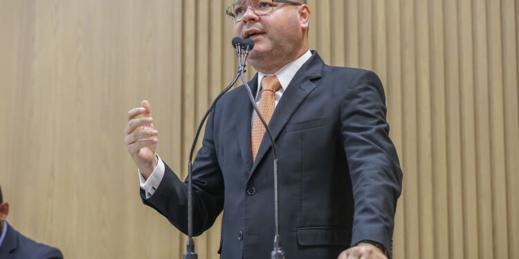 Eduardo Lima chama a atenção dos Cras dos bairros Porto D’antas e Coqueiral  