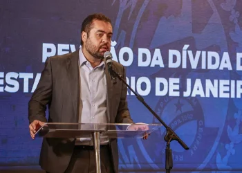 TRE-RJ absolve Cláudio Castro e mantém mandato de governador do Rio