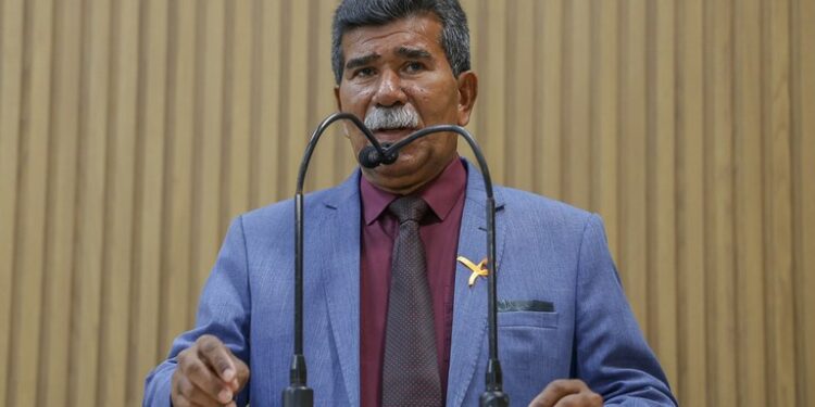 Bigode, preocupado com a falta de infraestrutura no Santa Maria, faz novos apelos à Emurb