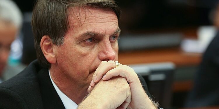 “Perseguição sem fim”, alega Bolsonaro sobre decisão de Moraes