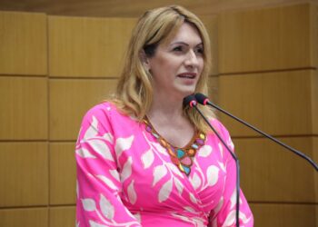 Linda Brasil lamenta dificuldades de tratamento para ostomizados