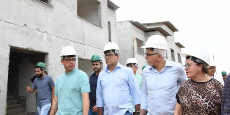 Prefeito Edvaldo e governador Fábio visitam obras do BID na zona Oeste de Aracaju