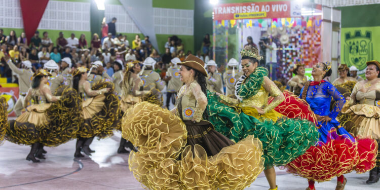 Editais para concursos de Rei e Rainha do País do Forró e de quadrilhas juninas encerram nesta sexta-feira, 17