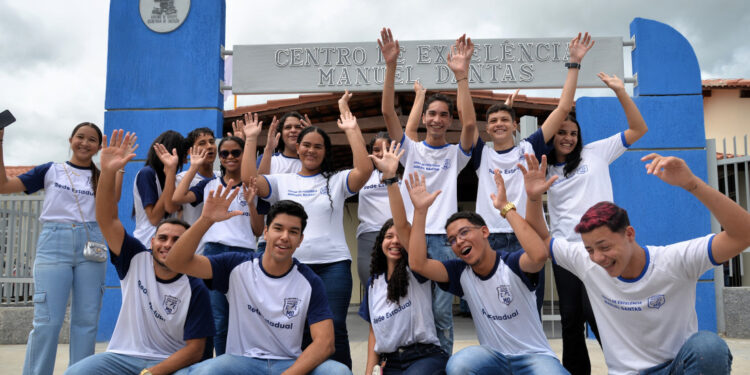 Governo de Sergipe investe mais de R$ 99 milhões em obras entregues da Educação