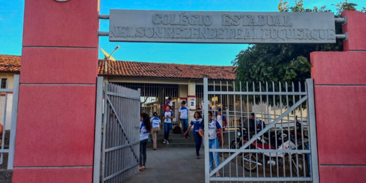 Centro de Excelência Nelson Rezende de Albuquerque é uma das escolas estaduais em processo de aumento de carga para climatização