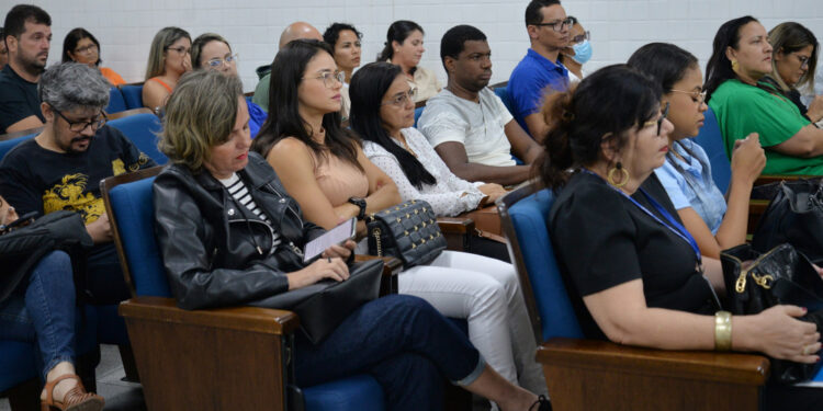 Secretaria da Educação promove reflexão sobre atividades psicossociais em escolas estaduais