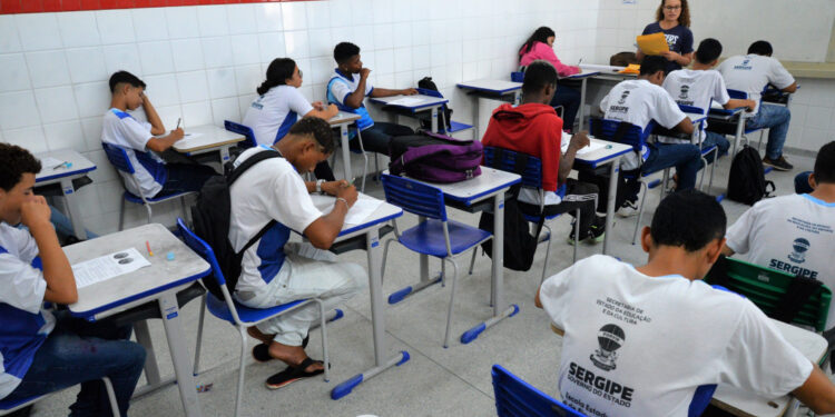 Justiça suspende paralisação anunciada pelo Sintese e garante aulas para alunos das escolas públicas estaduais