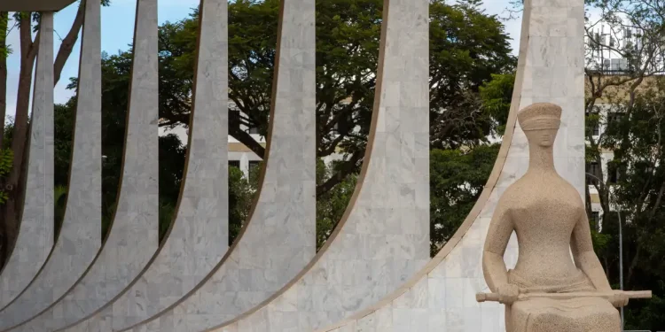 STF descriminaliza porte de maconha para uso pessoal