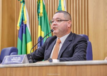 Eduardo Lima chama a atenção para o trabalho infantil nas feiras