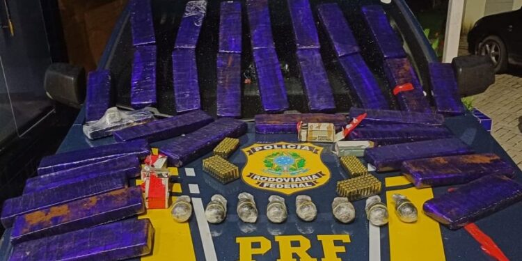 PRF em Sergipe apreende drogas, munições e granadas na BR-101
