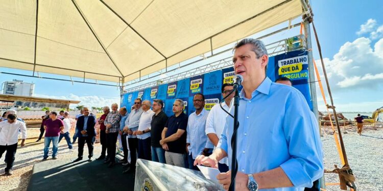 Marcio Macedo assina ordem de serviço para construção de Via