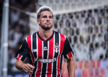 Calleri critica postura do São Paulo em derrota para o Cuiabá e comenta vaias da torcida