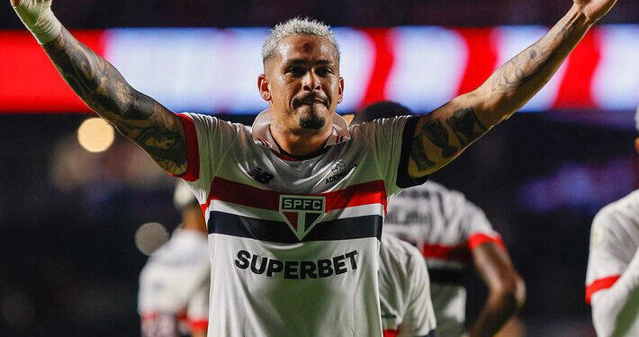 São Paulo espanta nova zebra diante do Criciúma e volta a ganhar apesar de falha de Jandrei