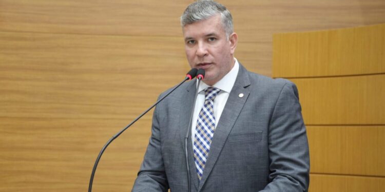 Cristiano Cavalcante destaca anúncio de concurso público para PM