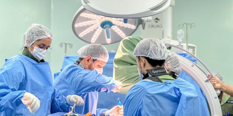 Hospital de Cirurgia oferece gratuitamente consultas, cirurgias e fisioterapia para tratamento da escoliose