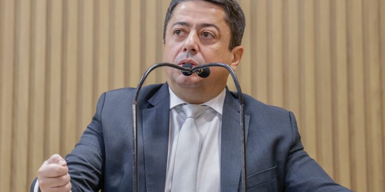Fabiano reafirma pré-candidatura e diz que faz política dialogando 