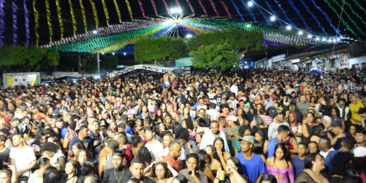 Prefeitura de Socorro realiza segunda noite dos Festejos Juninos no município com São João Antecipado do Conjunto Jardim