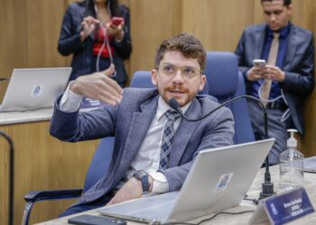 PL de Breno Garibalde visa combater a violência nas escolas municipais 