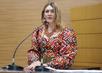 Linda Brasil pede solução de problemas no Hospital de Urgência