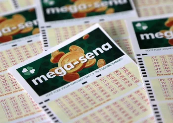 Mega-Sena: ninguém acerta dezenas, e prêmio acumula em R$ 40 milhões