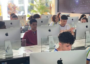 Estudantes do Colégio Estadual Tobias Barreto finalizam cursos profissionalizantes de marketing