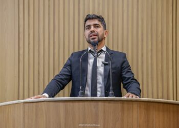 Vereador Pastor Diego celebra início de obras no conjunto Celuta Porto