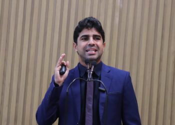 “Não há menção ao consumo de cannabis nas Escrituras”, rebate vereador Pastor Diego