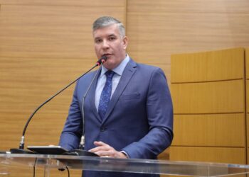 Cristiano elenca concursos públicos realizados pelo Governo do Estado