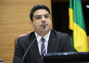 Presidente promulga emenda à Constituição que estende para 180 dias a licença-maternidade para mães adotivas