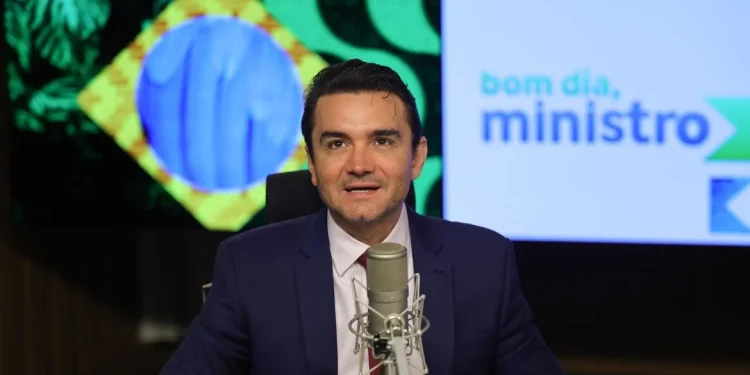 Ministro do Turismo evidencia pontos positivos da PEC das Praias