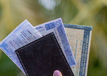 Nova lei da CNH afeta condutores com 50, 60 e 70 anos; saiba mais