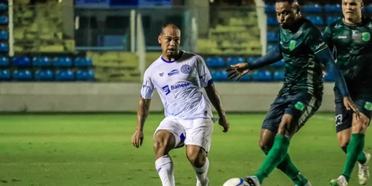 Floresta vence Confiança por 1 a 0 e conquista três primeiros pontos na Série C