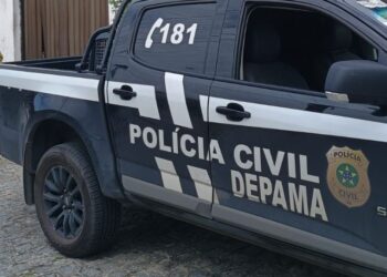 Polícia Civil resgata cachorro trancado em situação de maus-tratos em casa de condomínio na Zona Norte de Aracaju