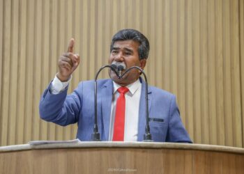 Bigode agradece pelas cestas básicas enviadas para ajudar o povo do Santa Maria