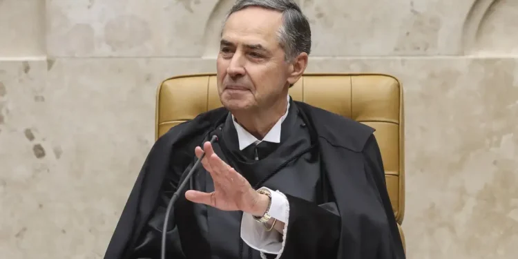 Barroso diz que STF não está decidindo sobre legalização da maconha