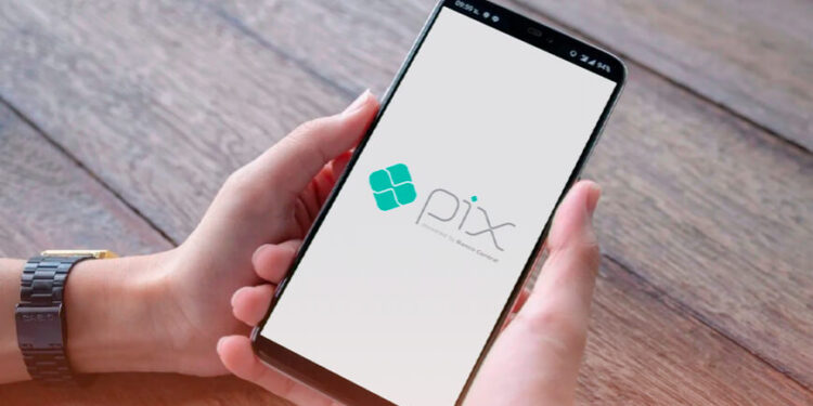 Campos Neto anuncia parceria com Google Pay e Apple Pay para pagamento por Pix via aproximação
