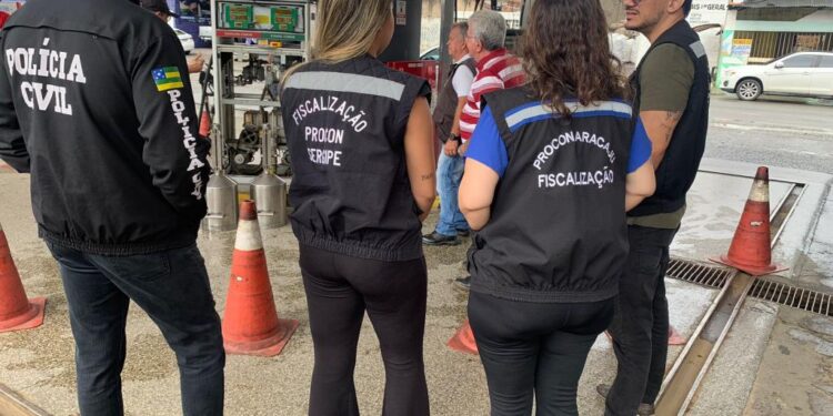 Procon Aracaju fiscaliza seis postos de combustível na capital