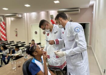 Alunos da rede municipal participam de triagem odontológica promovida pela Turma do Bem e Colgate