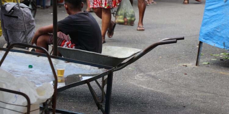 Prefeitura realiza ações para diagnóstico de trabalho infantil em feiras livres de Aracaju