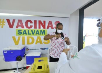Vacinação nos shoppings não acontecerá no próximo sábado, dia 29