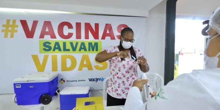 Vacinação nos shoppings não acontecerá no próximo sábado, dia 29