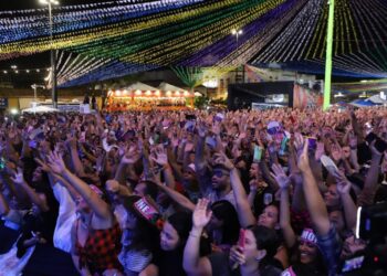 Forró Caju 2024: festa supera expectativas e emociona multidão na praça dos mercados