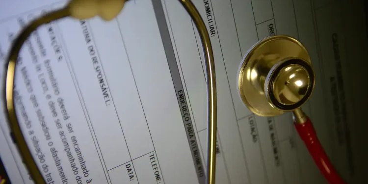 Golden Cross deve explicar à ANS suspensão da venda de planos de saúde