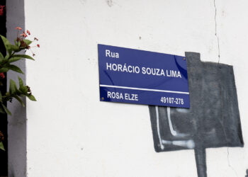 Prefeitura de São Cristóvão inicia implantação de novas placas nas ruas da cidade